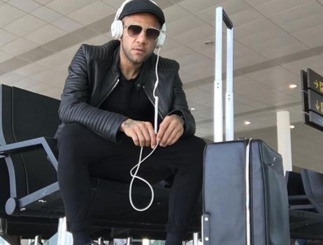 داني الفيس يترك برشلونة بحكمة
