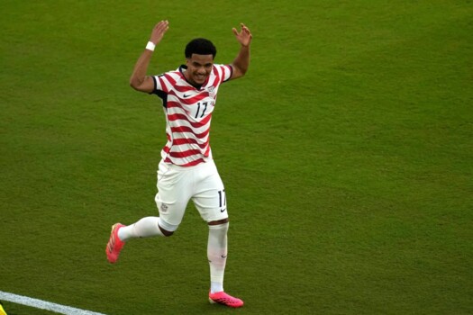 تيلمان أفضل لاعب في مباراة أميركا والبوسنة
