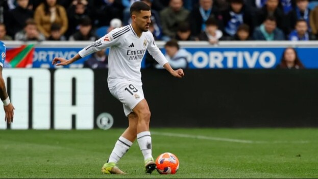 اياكس يفتح مفاوضات لضم سيبايوس من ريال مدريد في الصيف