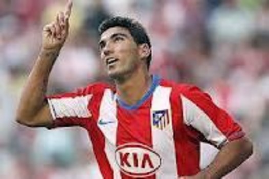 رييس من أتلتيكو مدريد الى إشبيلية