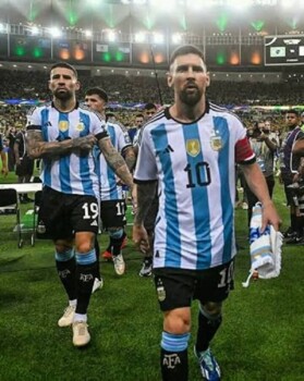 فيديو يظهر لاعبي الارجنتين يبكون قبل بداية نهائي المونديال