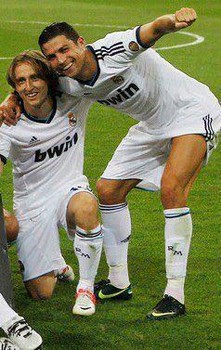 مودريتش يحصد لقب شخصي مع الريال 