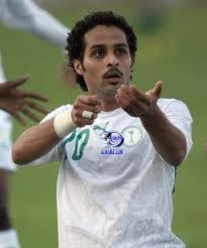 ياسر القحطاني سئم الاجابة عن السبب الذي دفعه للعودة عن الاعتزال 