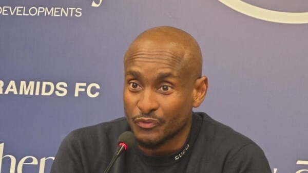موكوينا يحتفل بالفوز على المصري ويشيد بنجوم بيراميدز