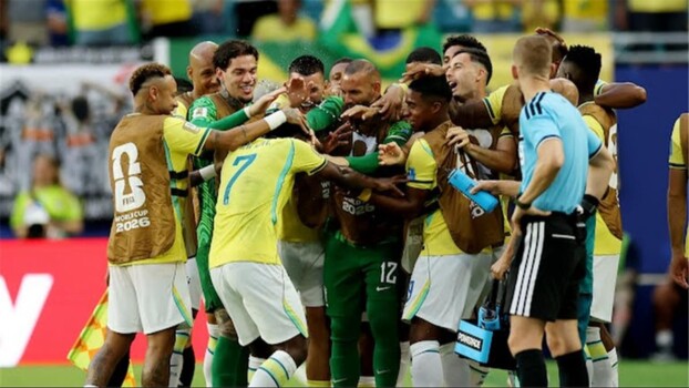 دونغا: فينيسيوس قائد فني وليس قائد غرفة ملابس في منتخب البرازيل