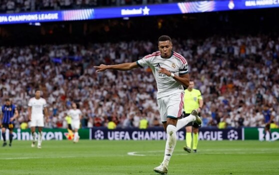 مبابي: دوري أبطال أوروبا أهم من الكرة الذهبية