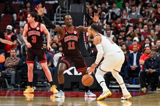 NBA: نيويورك نيكس يستعيد توازنه بفوز على شيكاغو