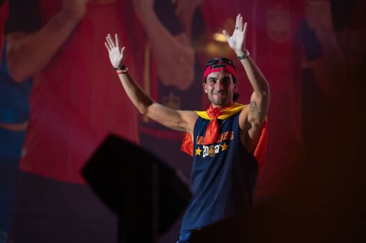 برشلونة يرفض الخروج المجاني لتوريس