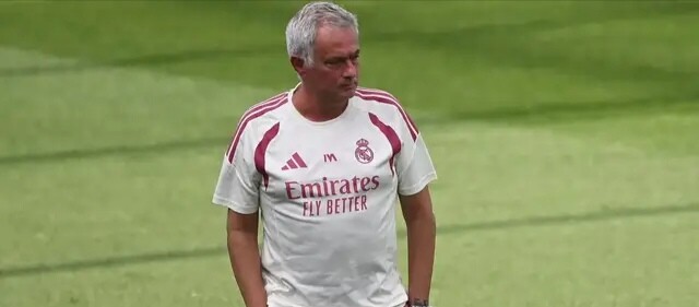 مورينيو: الكلاسيكو بطولة قائمة بذاتها ومواجهة مختلفة تماماً