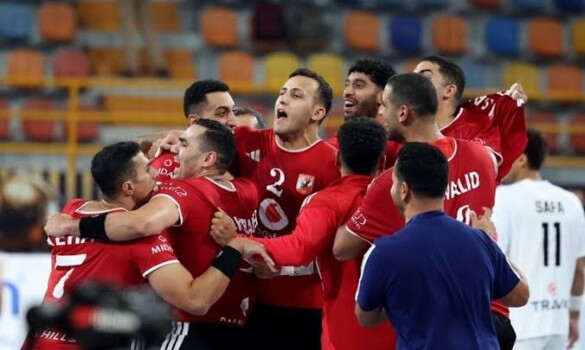 الاهلي يهزم الزمالك ويتوج ببطولة افريقيا للأندية لكرة اليد