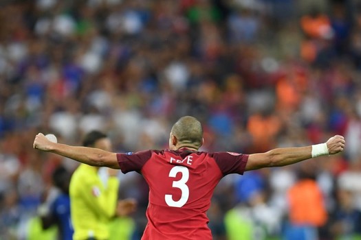 بيبي افضل لاعب في نهائي اليورو