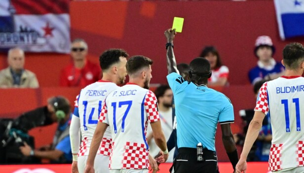 97 لاعباً مهددون بالإيقاف قبل انطلاق الأدوار الإقصائية في كأس العالم 2026
