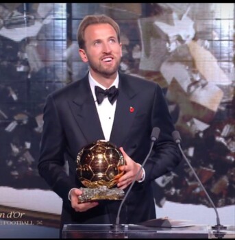 هاري كاين يفوز بجائزة الكرة الذهبية لعام 2026