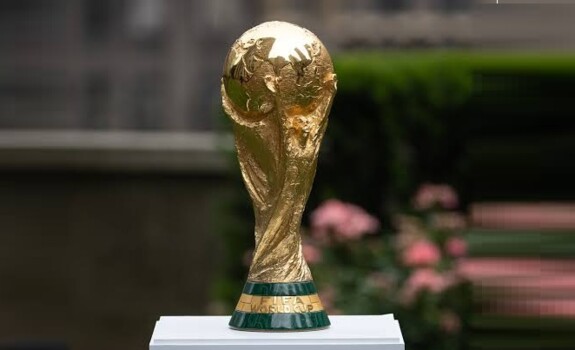 قيمة كأس العالم الذهبية تقفز إلى 713 ألف دولار قبل نهائي 2026