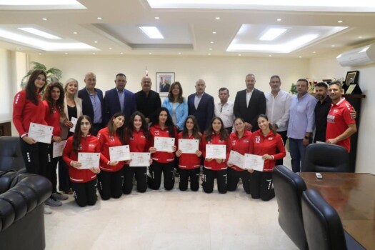 وزيرة الشباب والرياضة كرّمت منتخب سيدات الكرة الطائرة