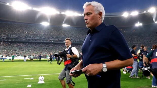 ماركا: مورينيو يفكر في مفاجأة جديدة بوسط ريال مدريد أمام انتر