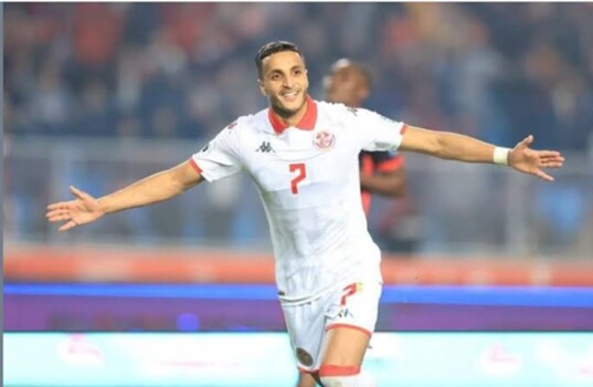 استبعاد العاشوري من معسكر تونس بعد نقاش مع المدرب