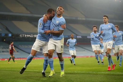 موجز الصباح: رباعية للسيتي يعزز بها صدارته، دورتموند لنصف نهائي كأس المانيا، ثلاثية ليوفنتوس ومواجهة حاسمة بين برشلونة واشبيلية
