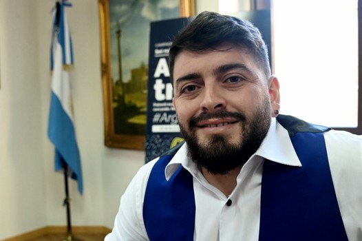 دييغو مارادونا جونيور: والدي أحب ميسي فدعونا نستمتع بهذا البطل العظيم