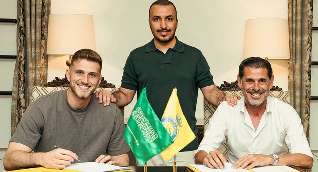النصر يوقع رسميا مع الحارس البرازيلي " بينتو"