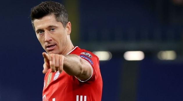 موجز المساء: قمة ايطاليا وتركيا تسرق الأضواء في افتتاح اليورو، ليفاندوفسكي أولوية لريال مدريد وتسيتسيباس الى نهائي رولان غاروس