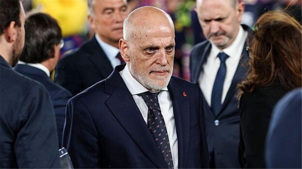 تيباس يتهم ريال مدريد بتأليب جماهيره ضده بعد لافتات مباراة إشبيلية
