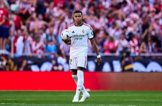 مبابي يثير الجدل في ريال مدريد بعد ظهوره في سهرة في باريس