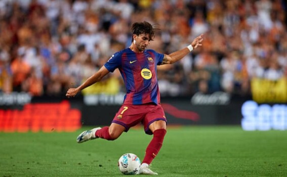 توريس يحسم مستقبله في آب بين برشلونة وبي اس جي