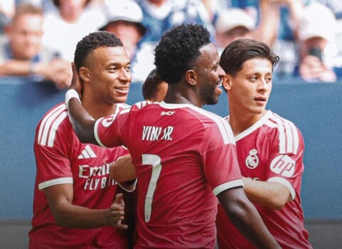 ريال مدريد يهزم شالكه وديا بثلاثية نظيفة