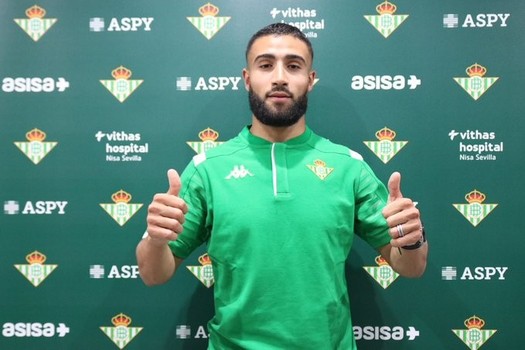 فقير الى ريال بيتيس بعقد حتى 2023