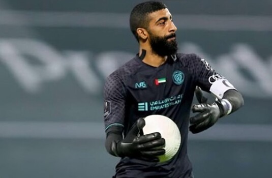 النصر الاماراتي يجدد عقد احمد شامبيه حتى 2028