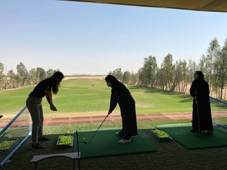 المرأة السعودية تدخل عالم الغولف