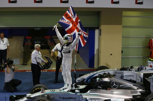 كتلونيا تستقل ولكن، هاميلتون بطل الـ F1، سيدات الهومنتمن ابطال السلة