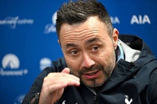 دي زيربي يطالب توتنهام بردّة فعل أمام مانشستر يونايتد