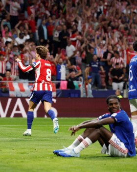 اتلتيكو مدريد يصعق مانشستر يونايتد بهدف بعد 50 ثانية