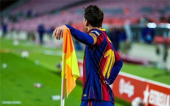 إتفاق بين ميسي وبرشلونة على تجديد العقد
