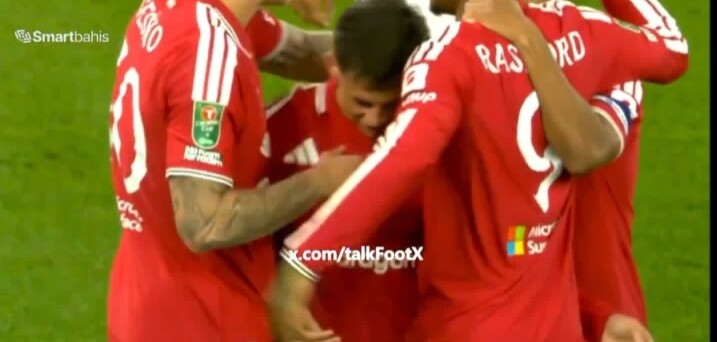 كأس الرابطة الانكليزية:ريمونتادا تاريخية قادها برايتون في معقل اليونايتد ليطيح به وتأهل استون فيلا وايفرتون
