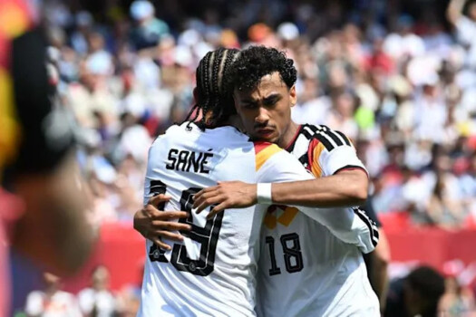 ساني يتأثر بغياب كارل عن كأس العالم بسبب الإصابة
