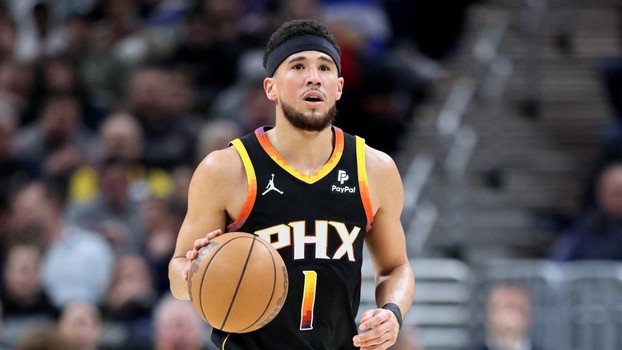 ديفين بوكر يصبح صاحب اعلى راتب في تاريخ NBA