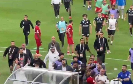 مناوشات بين لاعبي الشباب السعودي وزاخو العراقي بعد المباراة