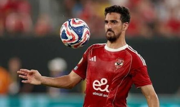 الأهلي يتمسك بالتونسي محمد بن رمضان