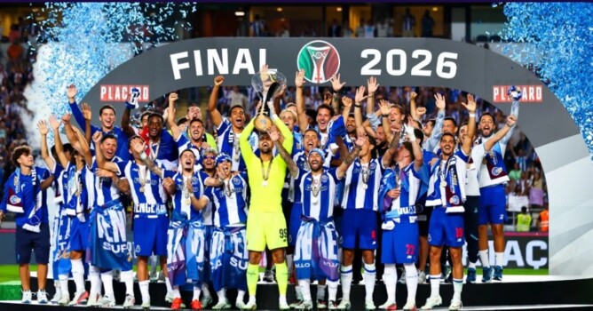 بورتو يتوج بكأس السوبر البرتغالي للمرة الـ25 في تاريخه