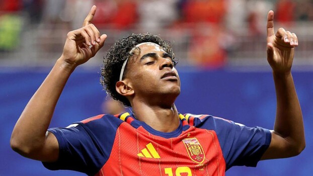 مونشي يدعم لامين يامال لجائزة الكرة الذهبية