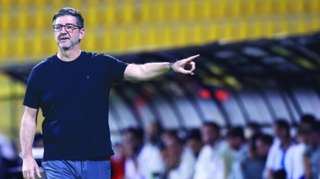 مدرب الوصل قبل لقاء شباب الأهلي:لا أهتم بتاريخ الديربي