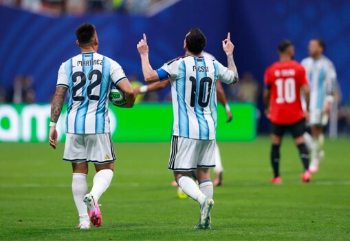 الصحافة الأرجنتينية تشيد بإصرار المنتخب رغم المعاناة أمام سويسرا