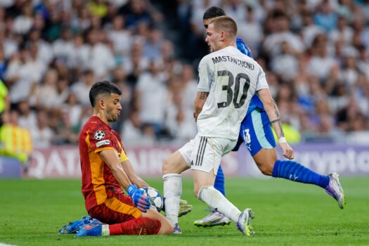 حارس مارسيليا يسجل رقماً قياسياً في دوري أبطال أوروبا