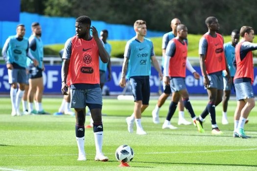 ليكيب: اومتيتي يغيب عن تدريبات منتخب فرنسا