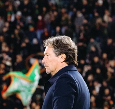 فينيسيا يقيل ستروبا بعد خسارة مبارياته الست في الدوري