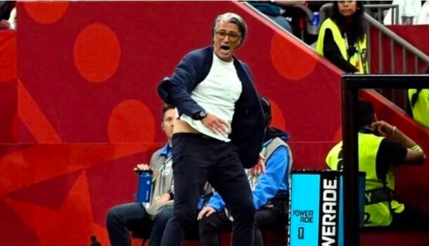 مدرب سويسرا يحتفل بالتأهل ويؤكد أن الأداء لا يزال بحاجة إلى التحسن