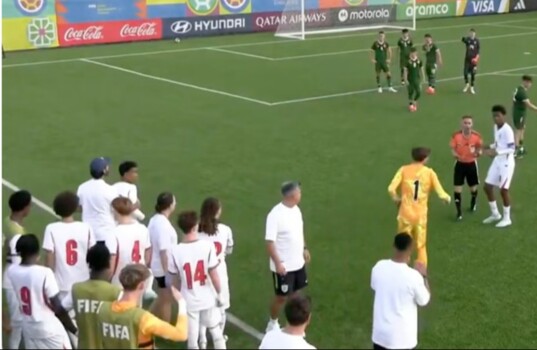 الفيفا تتحرك بعد انسحاب انكلترا من مباراة في مونديال الناشئين